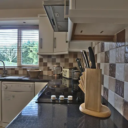 Village - * كارلينغفورد