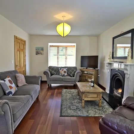 Village - كارلينغفورد