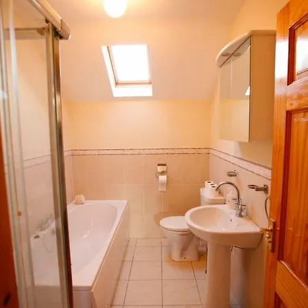 Village - بيت للعطل كارلينغفورد